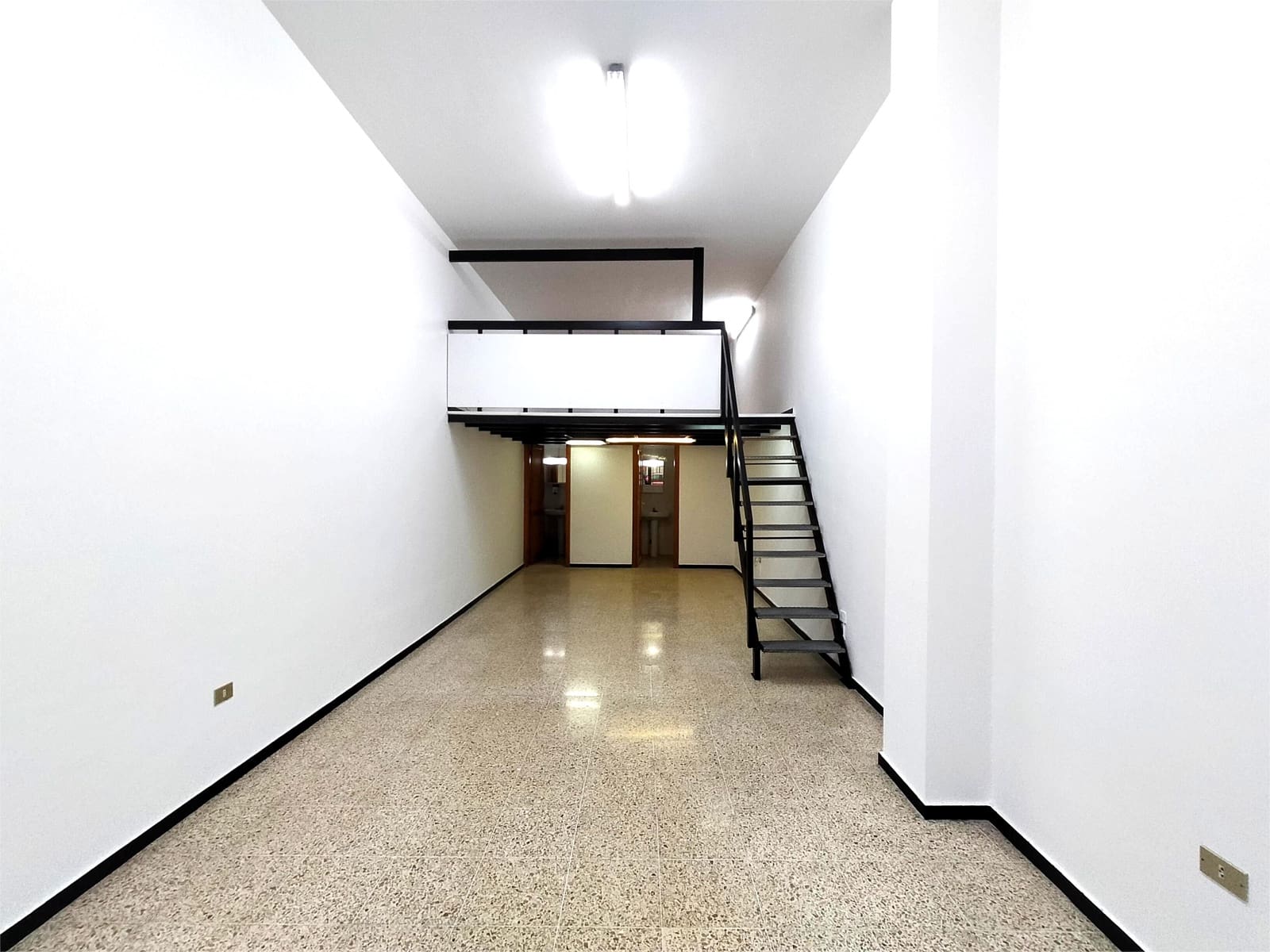 Shop for sale in Los Realejos - € 98,000 (Ref: 9920902)