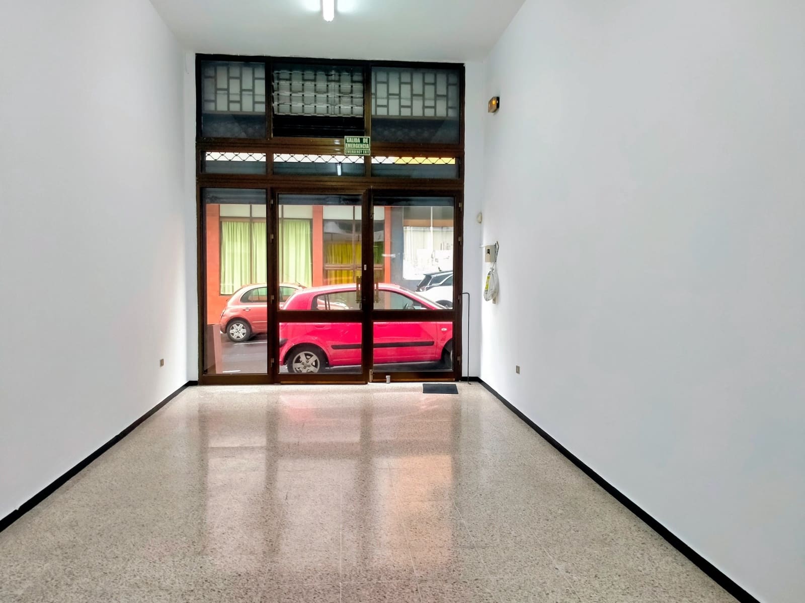 Shop for sale in Los Realejos - € 98,000 (Ref: 9920902)