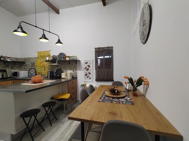 3 soveværelse Byhus til salg i Icod de los Vinos med garage - € 285.000 (Ref: 9920903)