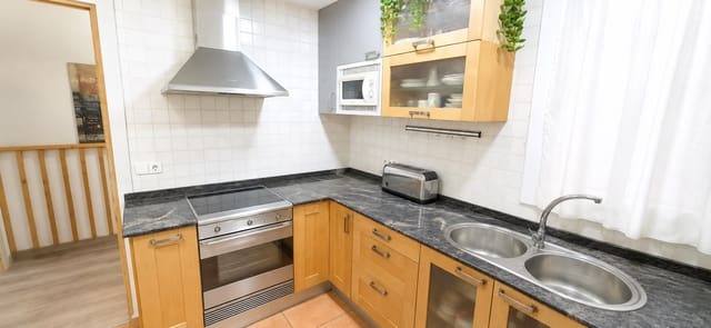 4 soveværelse Lejlighed til salg i Navas, Barcelona by - € 370.000 (Ref: 9965655)