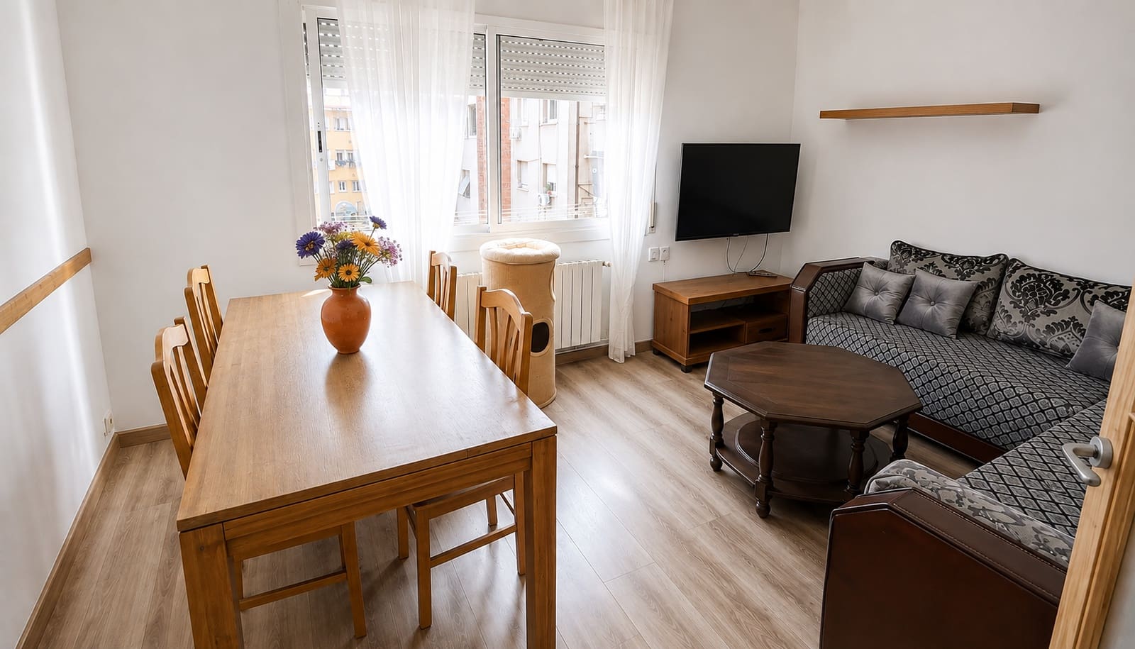 4 soveværelse Lejlighed til salg i Barcelona by - € 370.000 (Ref: 9965655)