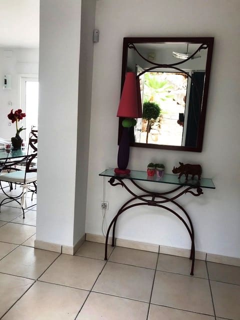 6 bedroom Villa for sale in Monte Solana with pool - € 650,000 (Ref: 9828065)
