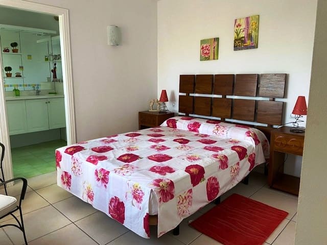 6 bedroom Villa for sale in Monte Solana with pool - € 650,000 (Ref: 9828065)