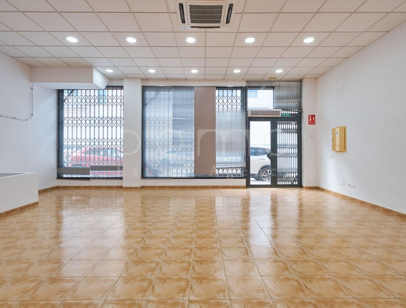 Gewerbe zu vermieten in Vera mit Garage - 700 € (Ref: 10140327)