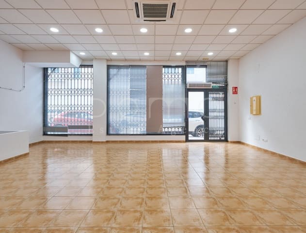 Gewerbe zu vermieten in Vera Ciudad, Vera mit Garage - 700 € (Ref: 10140327)