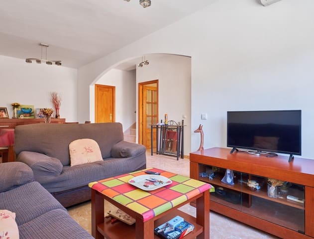 3 soveværelse Semi-Rækkehus til salg i Turre med garage - € 165.000 (Ref: 10141342)