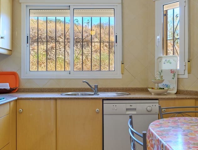 3 soveværelse Semi-Rækkehus til salg i Turre med garage - € 165.000 (Ref: 10141342)