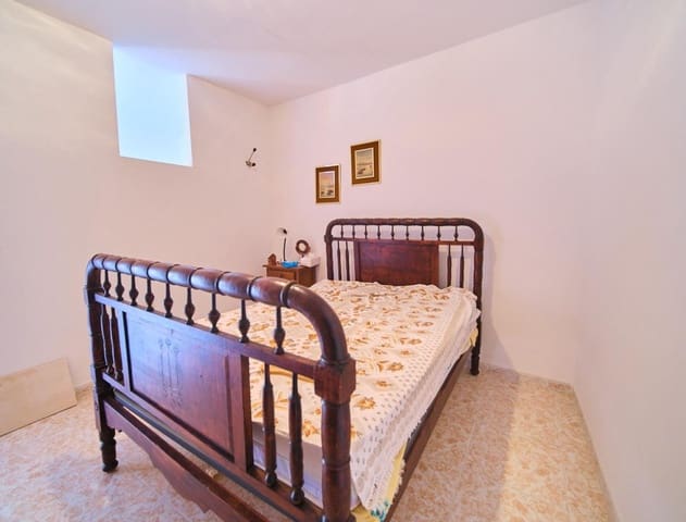 6 bedroom Townhouse for sale in Turre - € 89,900 (Ref: 8511049)