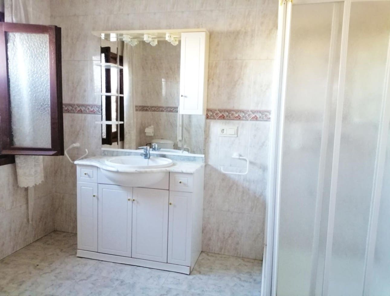 6 bedroom Villa for sale in Turre - € 160,000 (Ref: 8511071)