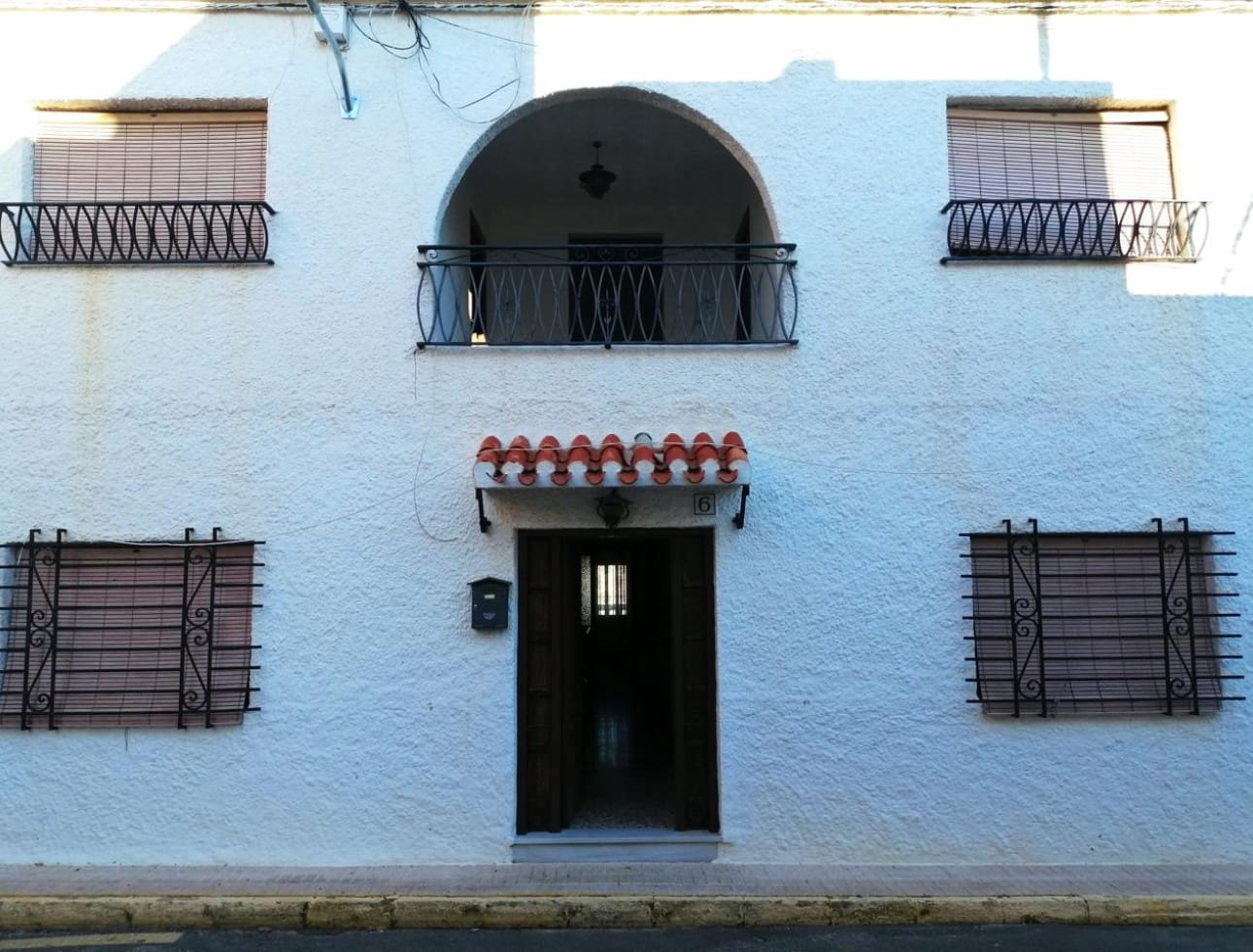6 bedroom Villa for sale in Turre - € 160,000 (Ref: 8511071)