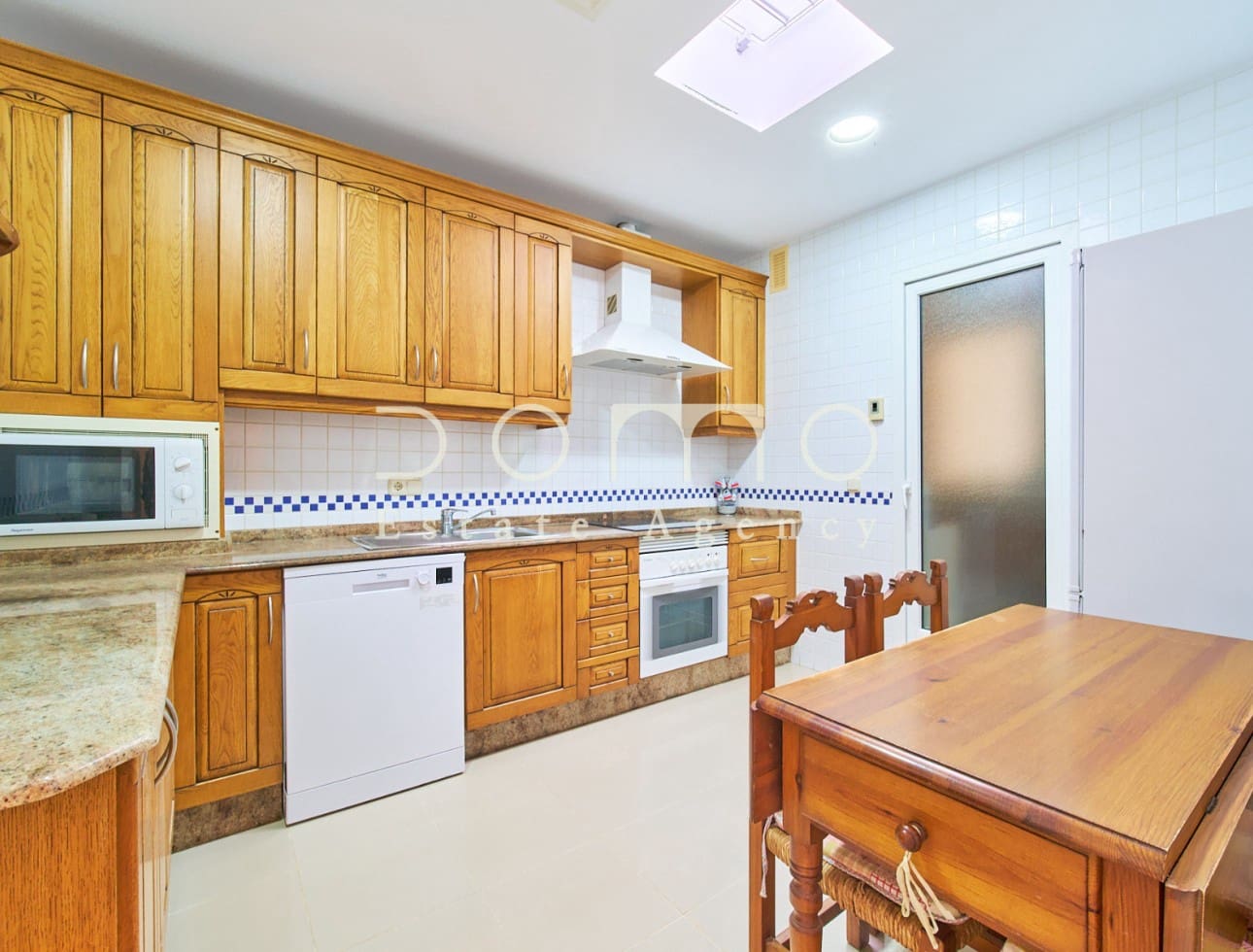 3 sypialnia Mieszkanie do wynajęcia w Mojacar z basenem garażem - 985 € (Ref: 8646994)