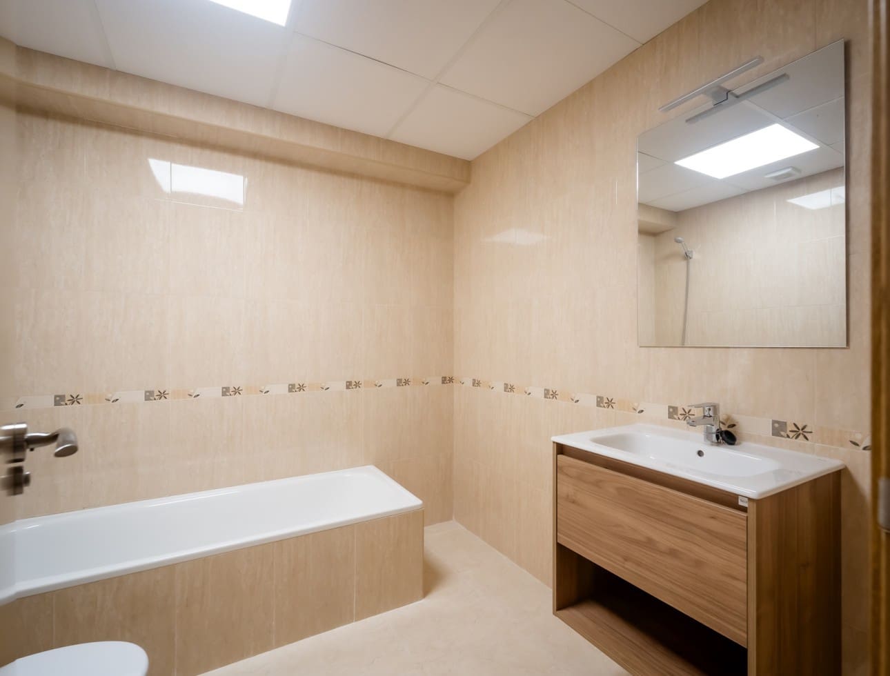 2 bedroom Apartment for sale in Cuevas del Almanzora with pool - € 118,900 (Ref: 9440595)