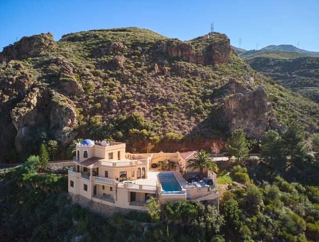 4 bedroom Villa for sale in Turre with pool garage - € 899,950 (Ref: 9511429)