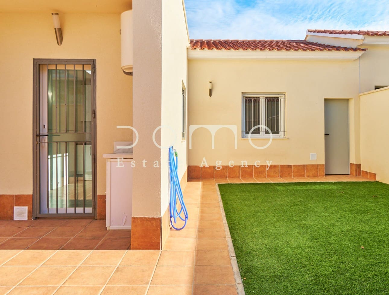 2 bedroom Semi-detached Villa for rent in Turre - € 800 (Ref: 9534767)