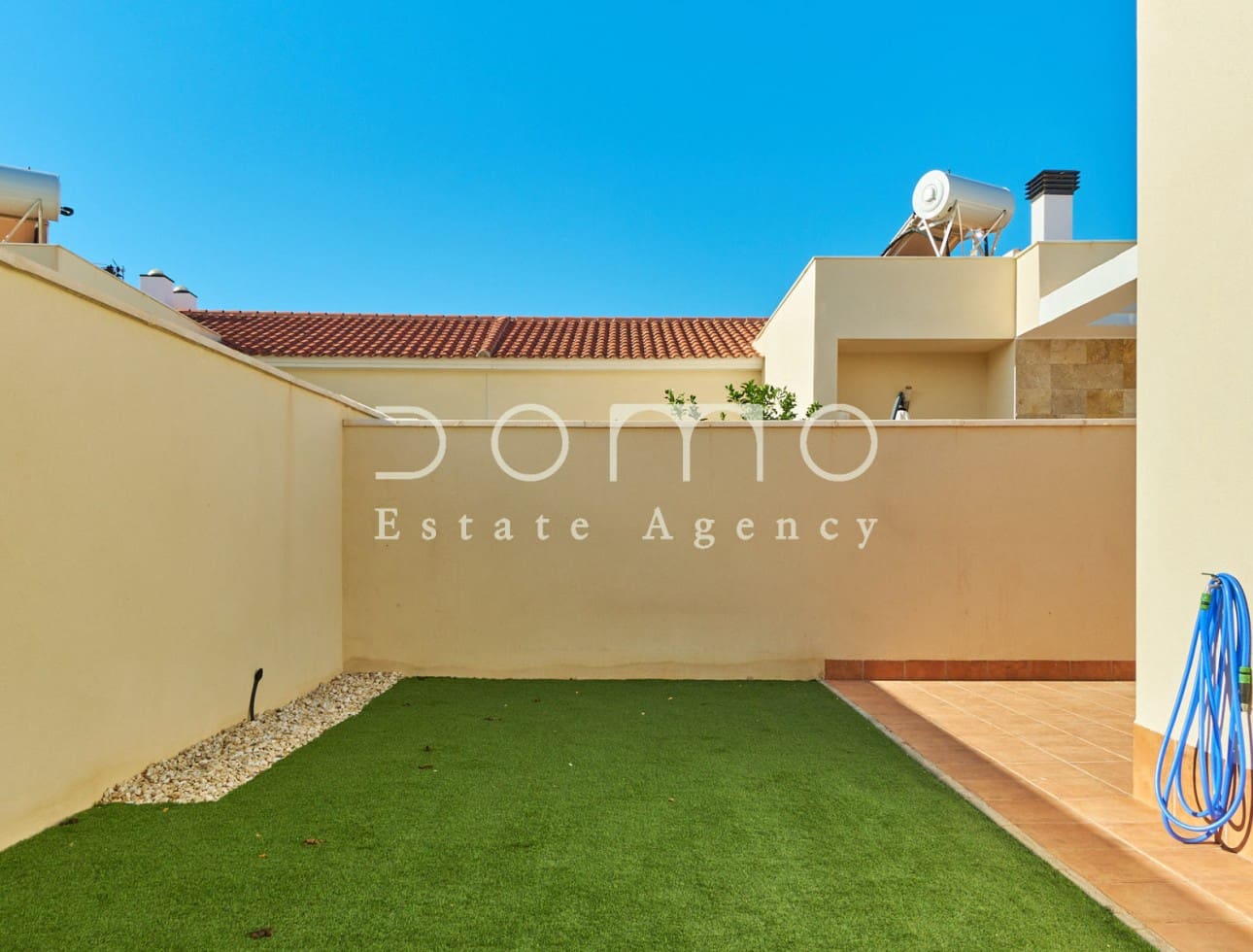 2 bedroom Semi-detached Villa for rent in Turre - € 800 (Ref: 9534767)