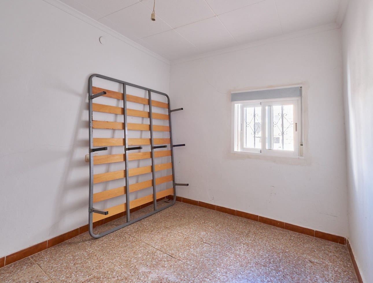 3 slaapkamer Halfvrijstaande villa te koop in Turre - € 49.000 (Ref: 9627975)