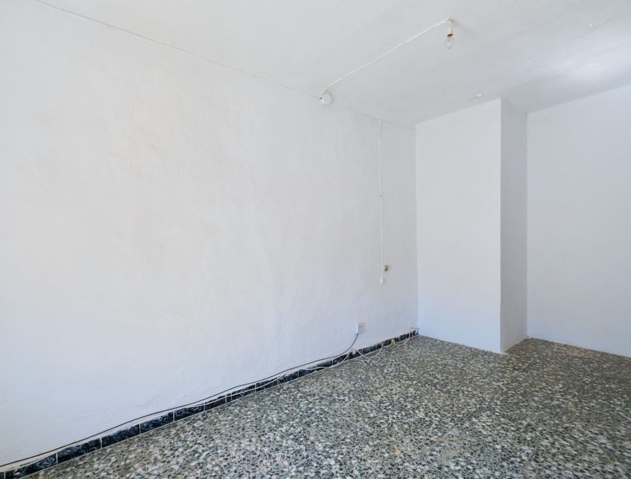 3 slaapkamer Halfvrijstaande villa te koop in Turre - € 49.000 (Ref: 9627975)