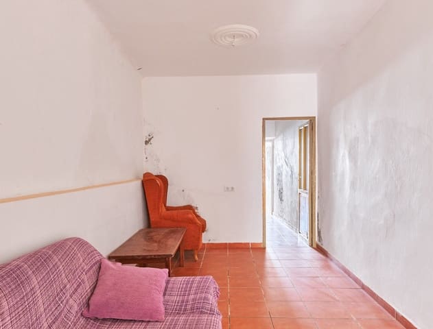 3 slaapkamer Halfvrijstaande villa te koop in Turre - € 49.000 (Ref: 9627975)