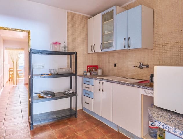 3 slaapkamer Halfvrijstaande villa te koop in Turre - € 49.000 (Ref: 9627975)