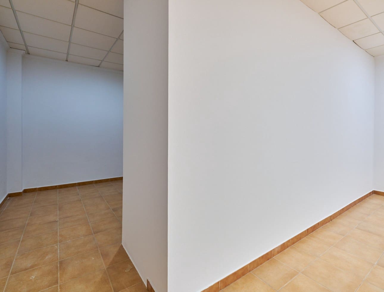 Local Commercial à louer à Vera - 500 € (Ref: 9653188)