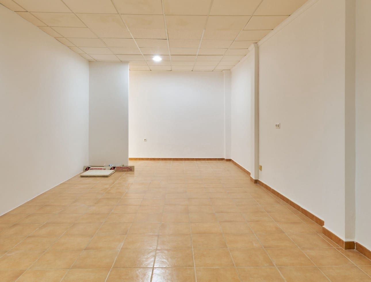 Local Commercial à louer à Vera - 500 € (Ref: 9653188)