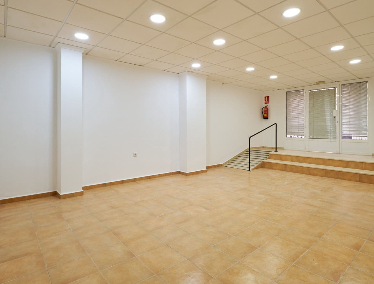 Local Commercial à louer à Vera - 500 € (Ref: 9653188)