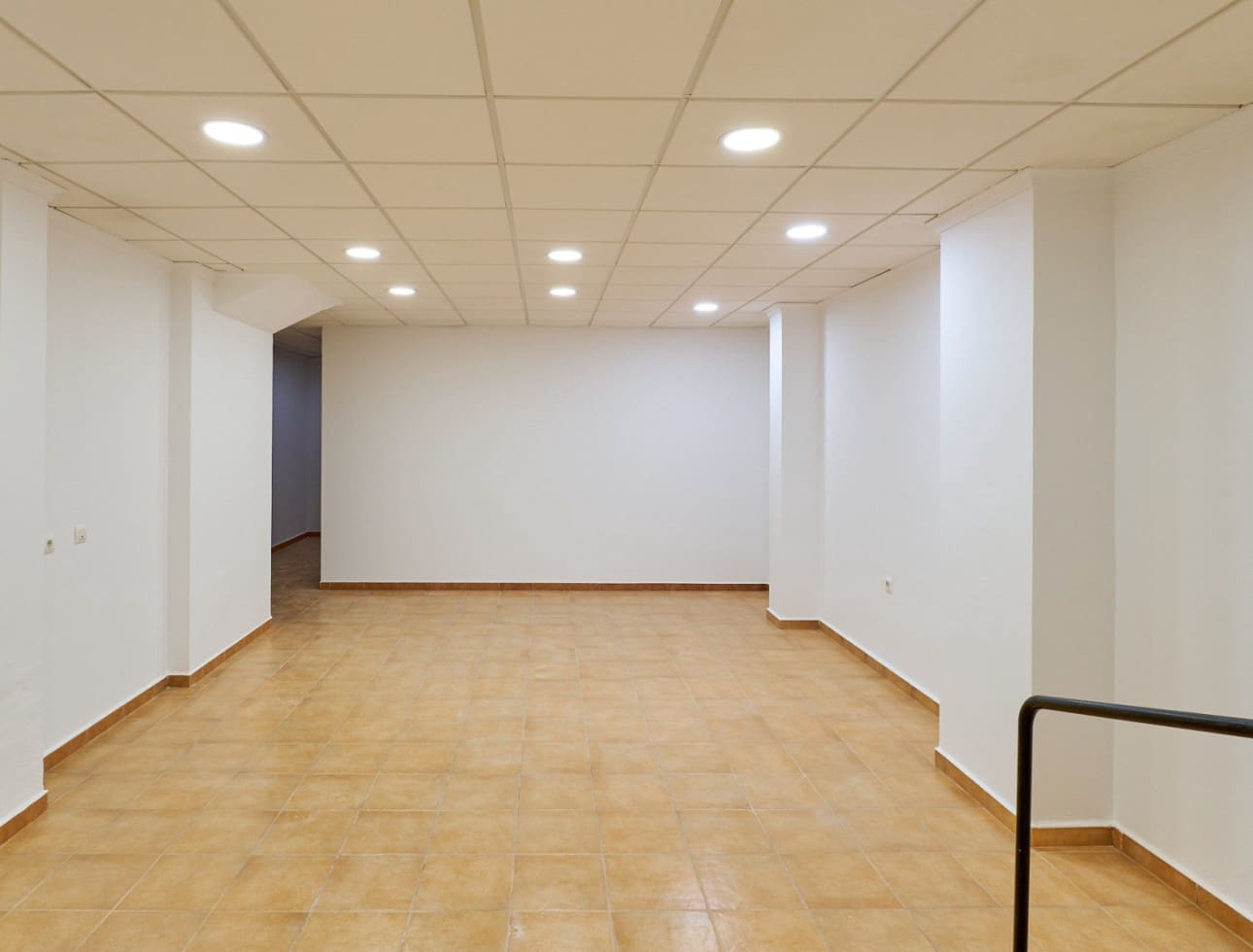 Local Commercial à louer à Vera - 500 € (Ref: 9653188)