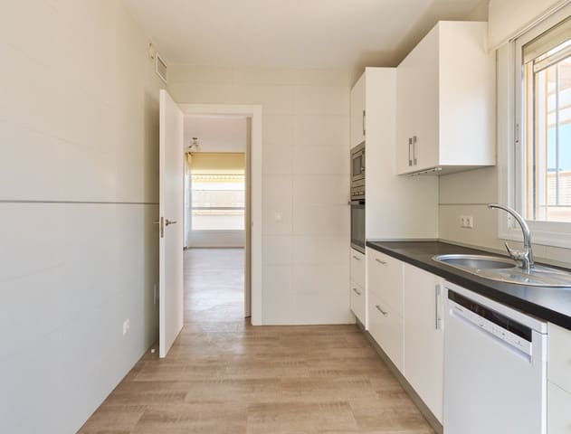 3 makuuhuone Paritalo vuokrattavana paikassa Turre mukana 
autotalli - 875 € (Ref: 9768961)