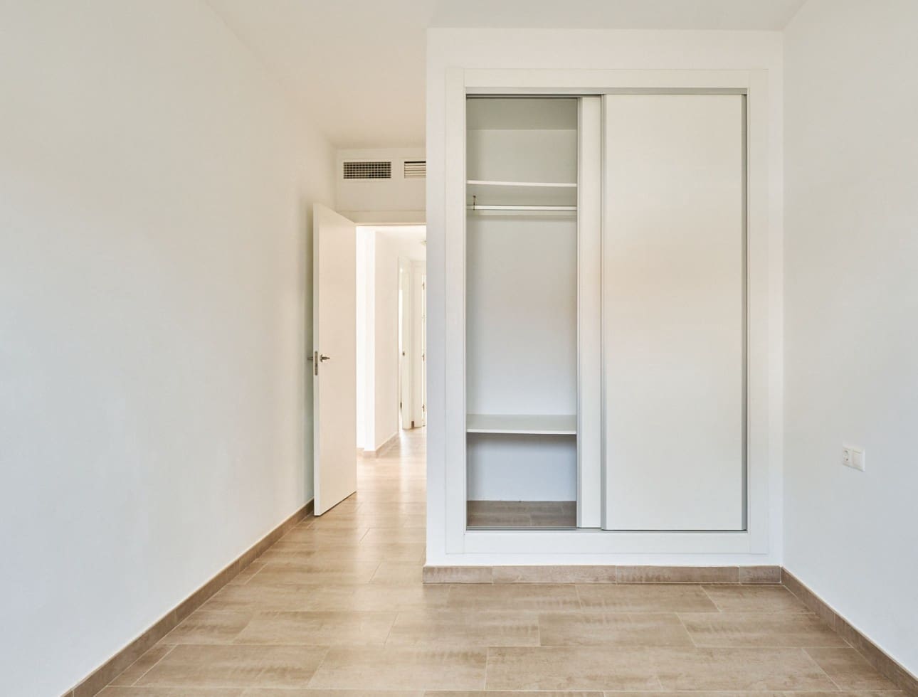 3 makuuhuone Paritalo vuokrattavana paikassa Turre mukana 
autotalli - 875 € (Ref: 9768961)