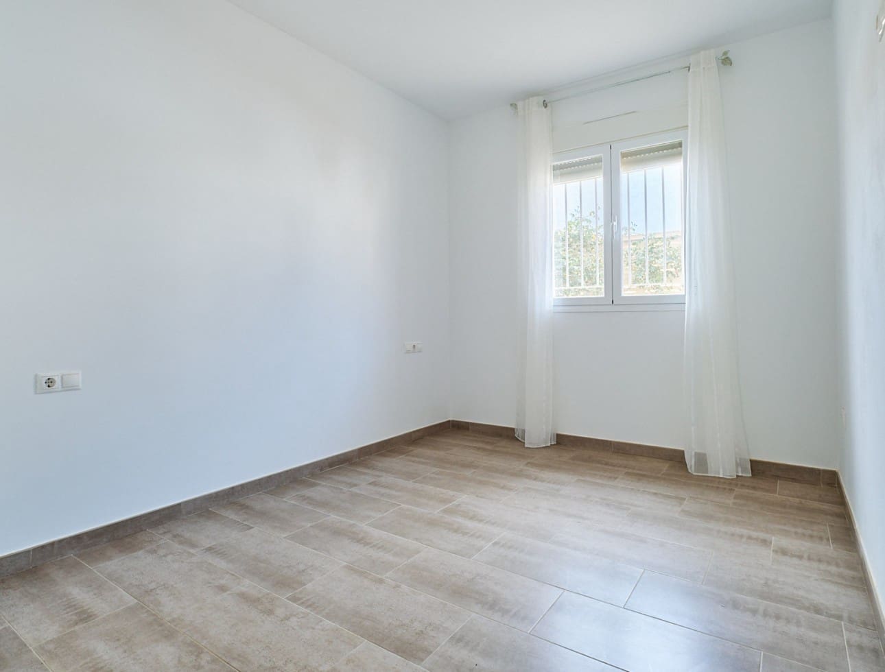 3 makuuhuone Paritalo vuokrattavana paikassa Turre mukana 
autotalli - 875 € (Ref: 9768961)