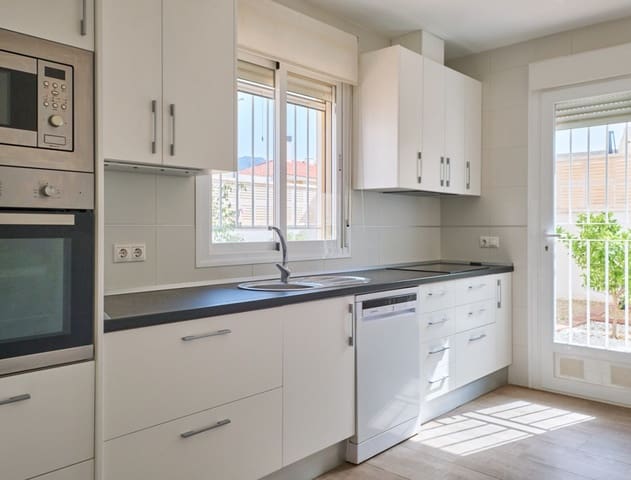 3 makuuhuone Paritalo vuokrattavana paikassa Turre mukana 
autotalli - 875 € (Ref: 9768961)