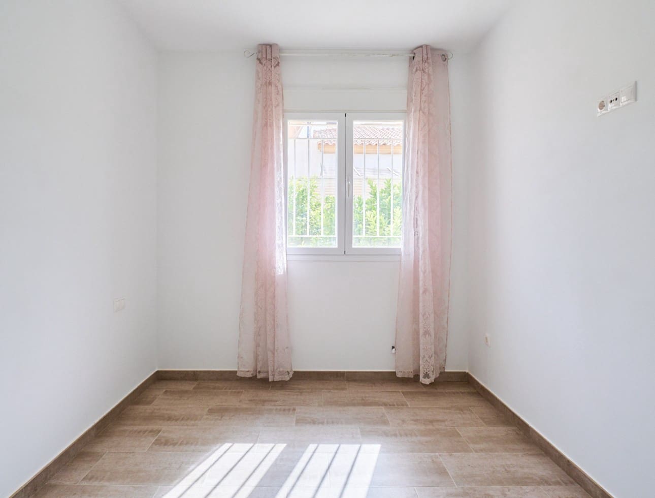 3 makuuhuone Paritalo vuokrattavana paikassa Turre mukana 
autotalli - 875 € (Ref: 9768961)