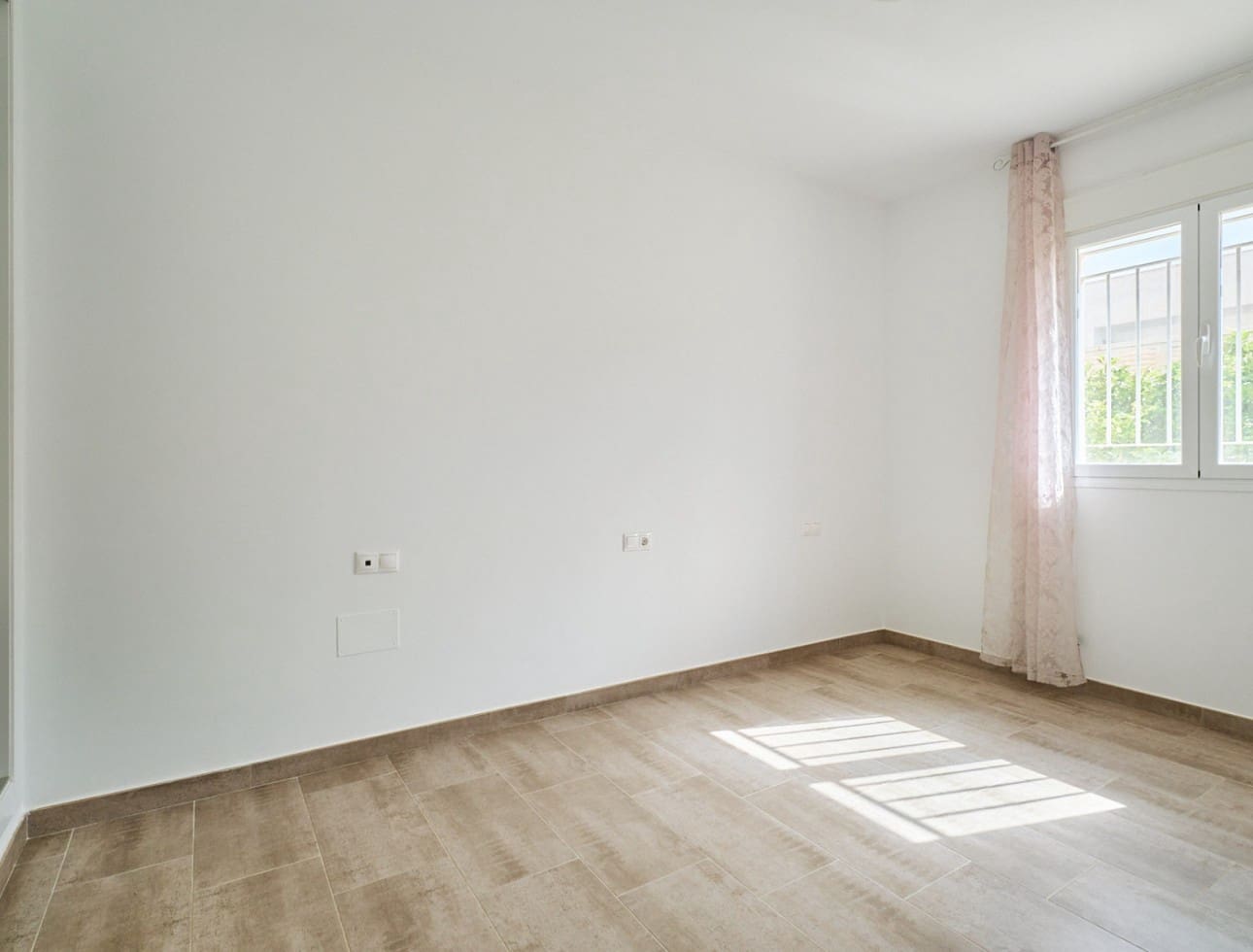 3 makuuhuone Paritalo vuokrattavana paikassa Turre mukana 
autotalli - 875 € (Ref: 9768961)