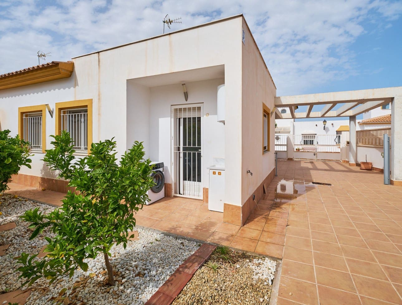 3 makuuhuone Paritalo vuokrattavana paikassa Turre mukana 
autotalli - 875 € (Ref: 9768961)