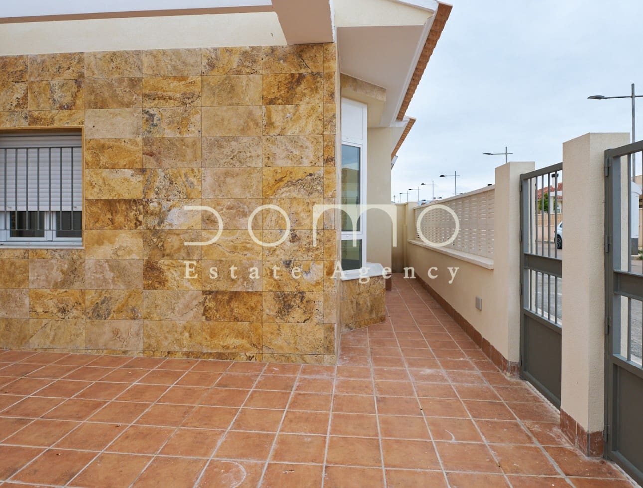 2 bedroom Semi-detached Villa for rent in Turre with garage - € 775 (Ref: 9768962)