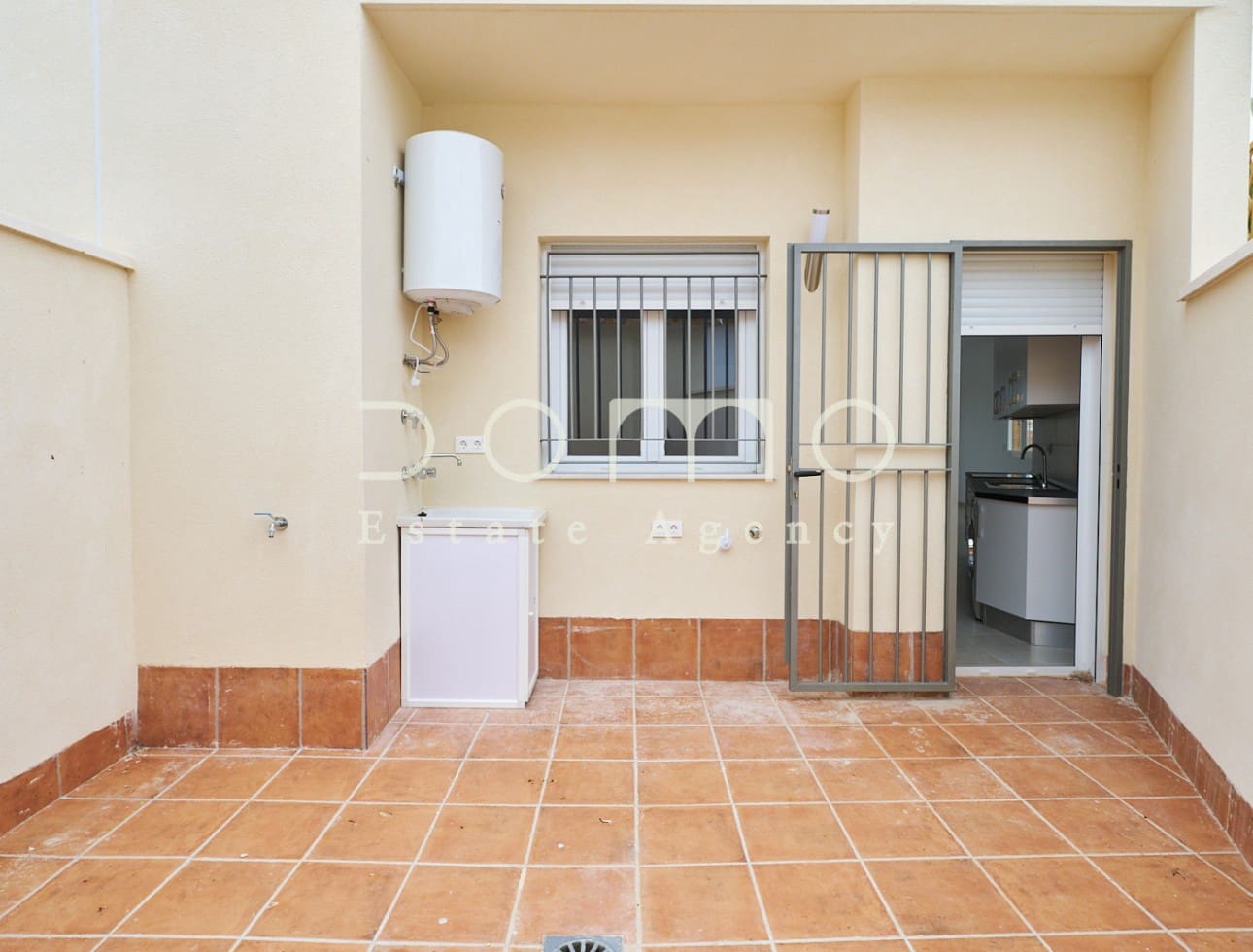 2 bedroom Semi-detached Villa for rent in Turre with garage - € 775 (Ref: 9768962)