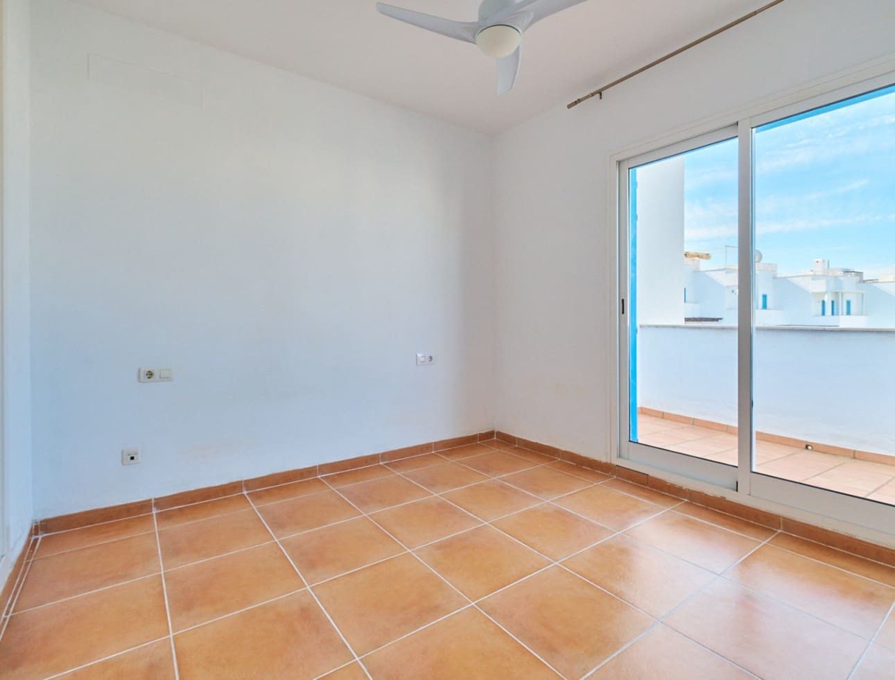 3 quarto Apartamento para arrendar em Mojacar com piscina garagem - 1 000 € (Ref: 9819619)