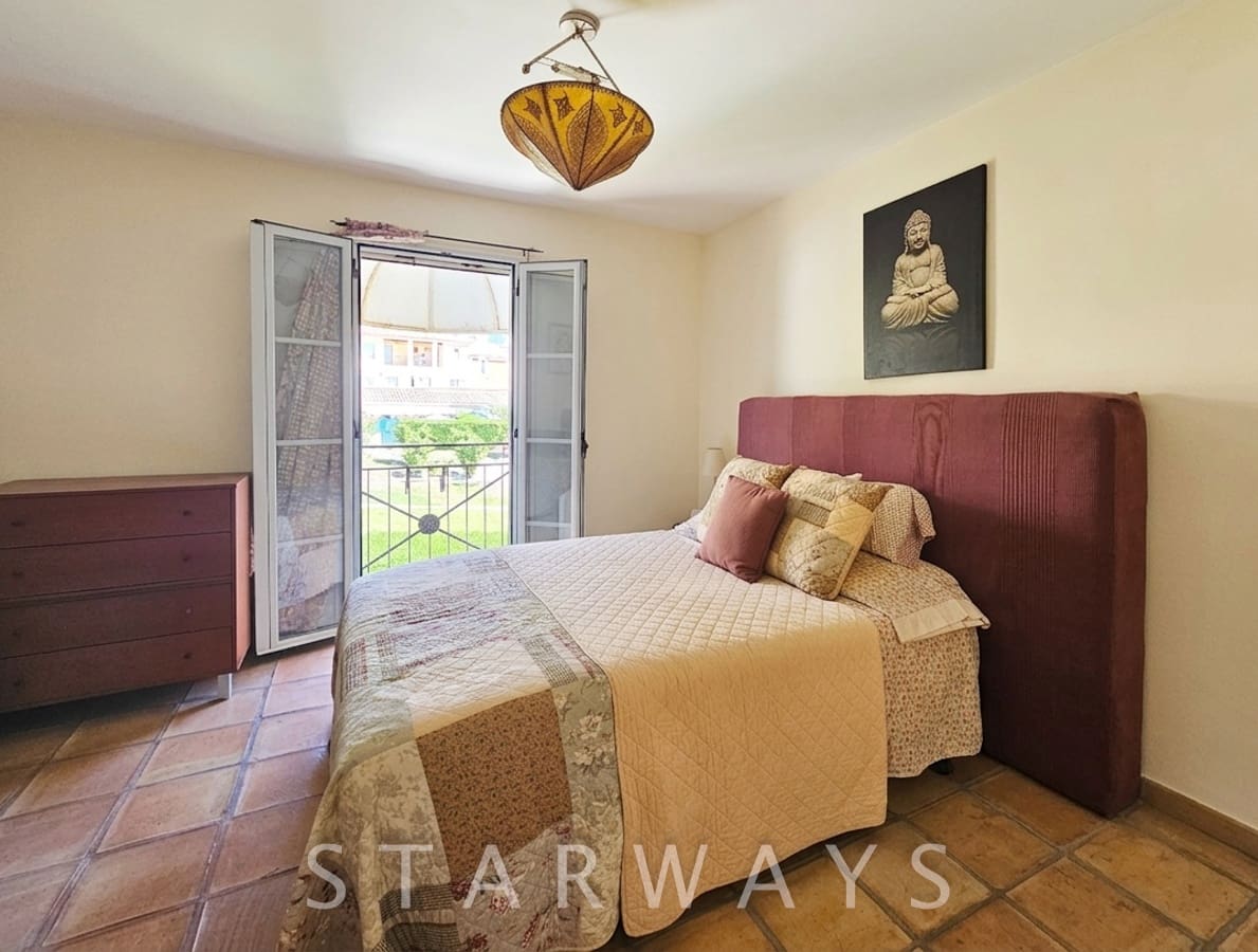 Chalet de 2 habitaciones en Finestrat en venta con piscina - 295.000 € (Ref: 10040317)