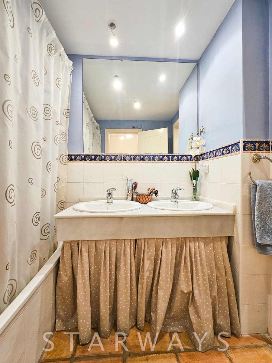 Chalet de 2 habitaciones en Finestrat en venta con piscina - 295.000 € (Ref: 10040317)