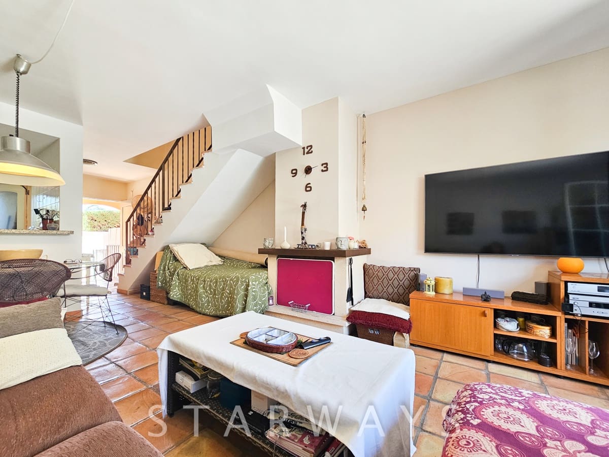 Chalet de 2 habitaciones en Finestrat en venta con piscina - 295.000 € (Ref: 10040317)