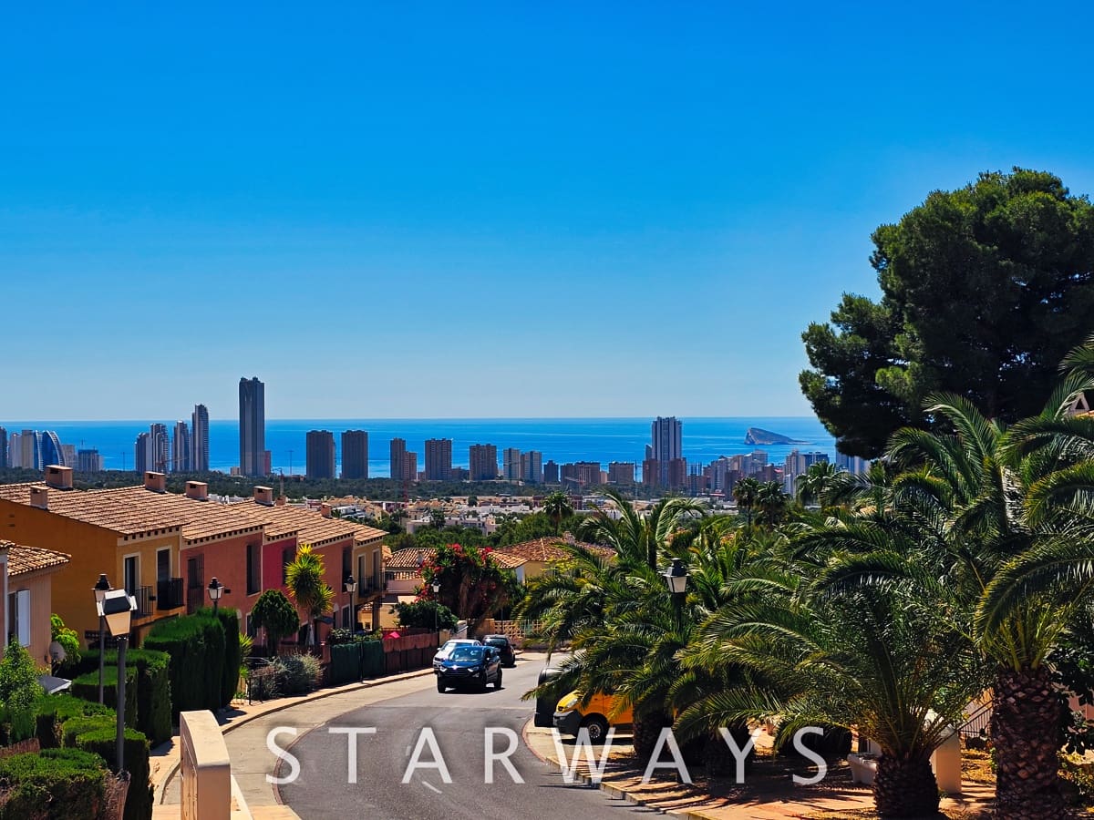 Chalet de 2 habitaciones en Finestrat en venta con piscina - 295.000 € (Ref: 10040317)