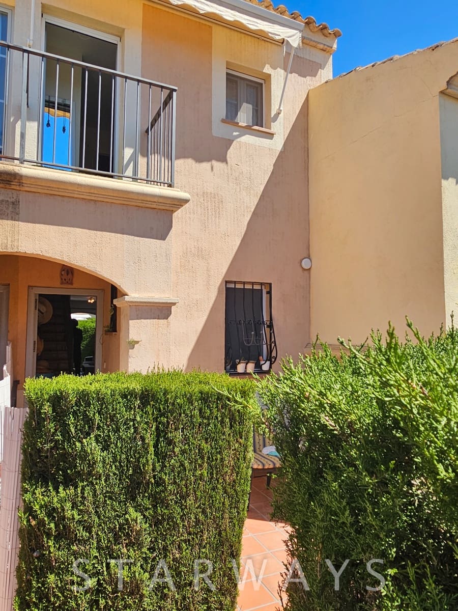 Chalet de 2 habitaciones en Finestrat en venta con piscina - 295.000 € (Ref: 10040317)