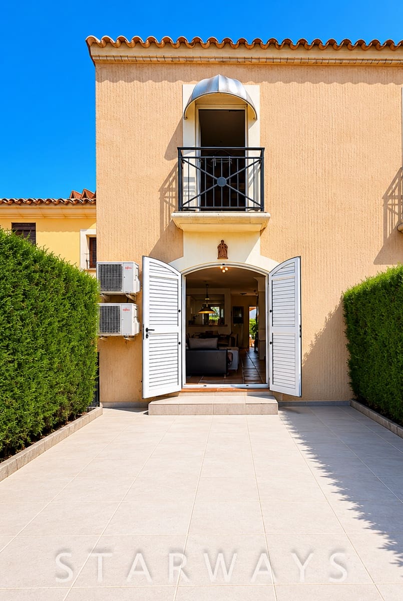 Chalet de 2 habitaciones en Finestrat en venta con piscina - 295.000 € (Ref: 10040317)