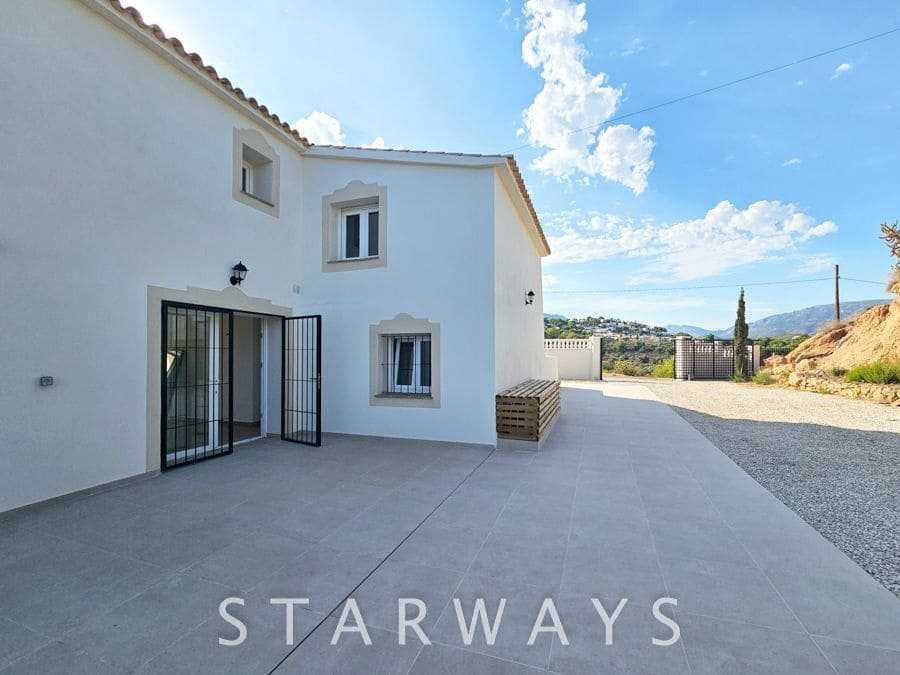 5 slaapkamer Villa te koop in La Nucia met garage - € 425.000 (Ref: 10085477)