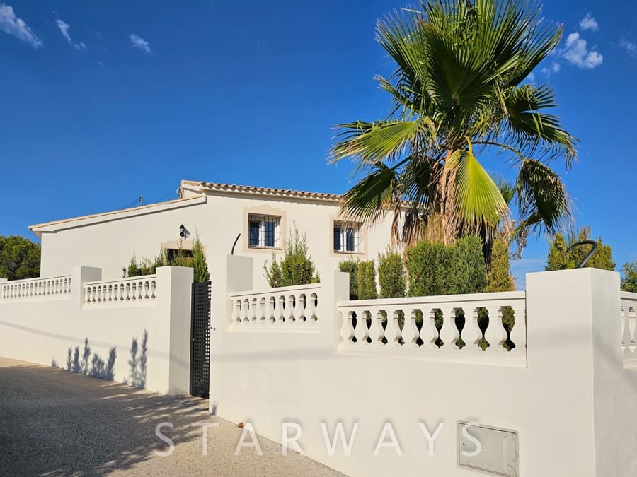 5 slaapkamer Villa te koop in La Nucia met garage - € 425.000 (Ref: 10085477)