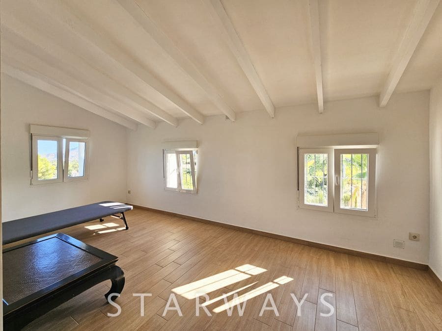 5 slaapkamer Villa te koop in La Nucia met garage - € 425.000 (Ref: 10085477)