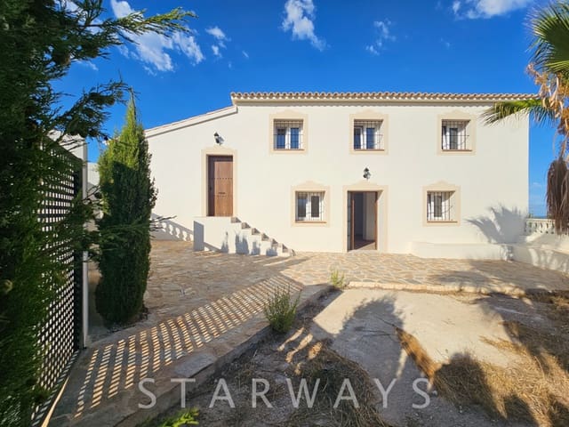 5 slaapkamer Villa te koop in La Nucia met garage - € 425.000 (Ref: 10085477)