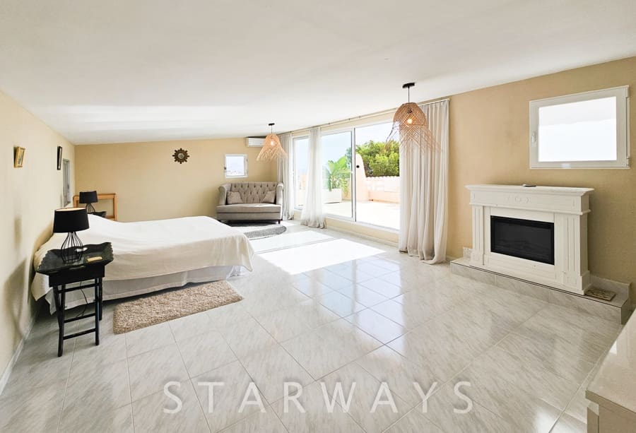 7 bedroom Villa for sale in Altea with pool garage - € 1,590,000 (Ref: 10135613)