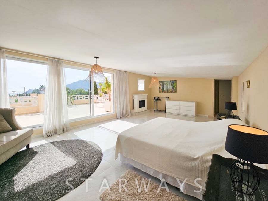7 bedroom Villa for sale in Altea with pool garage - € 1,590,000 (Ref: 10135613)