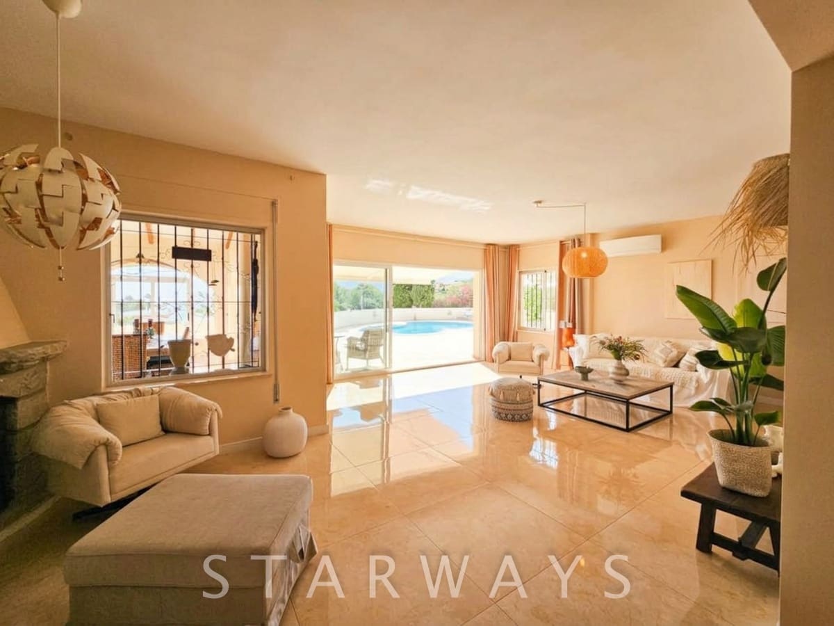 7 bedroom Villa for sale in Altea with pool garage - € 1,590,000 (Ref: 10135613)